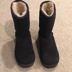 Bearpaw Short Emma boots eggplant